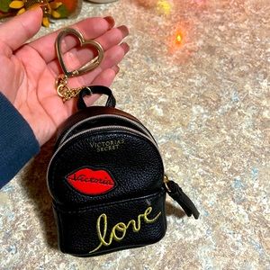 VICTORIA SECRET CHANGE PURSE